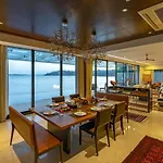 Oceanic Sunsets With River View, Comp Breakfast & Infinity Pool At Stayvista
