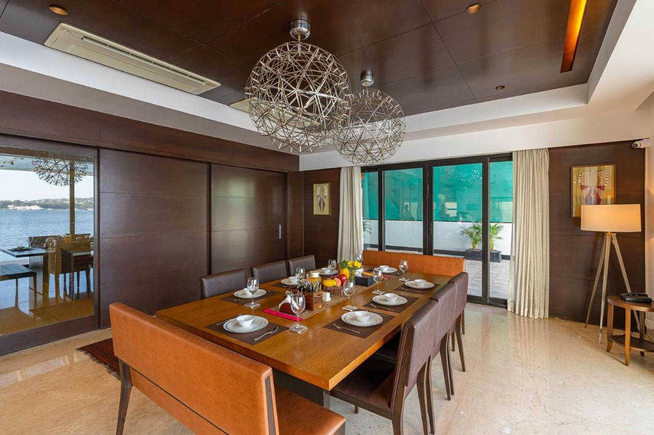 Villa Oceanic Sunsets With River View, Comp Breakfast & Infinity Pool At Stayvista *