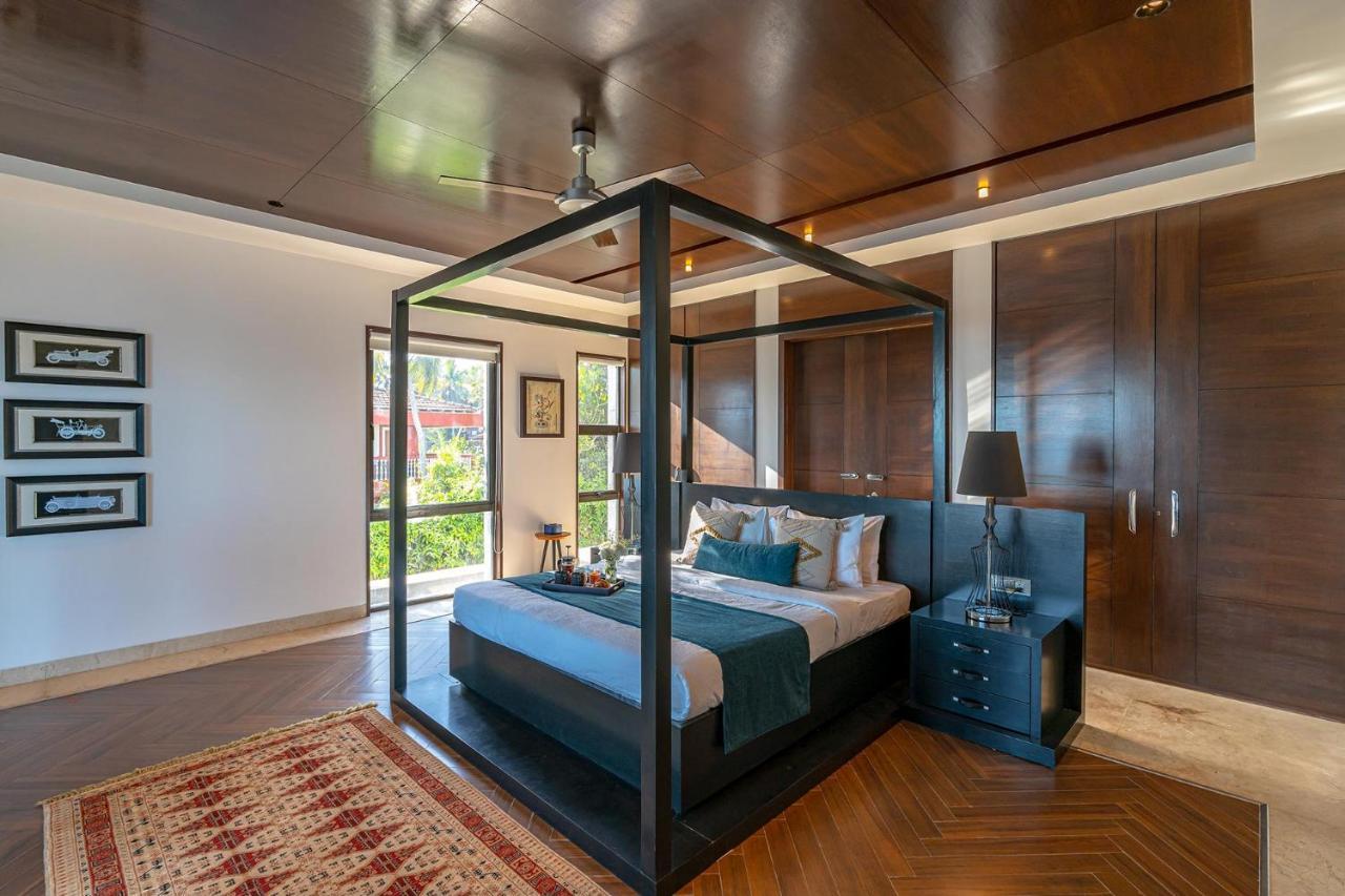 Oceanic Sunsets With River View, Comp Breakfast & Infinity Pool At Stayvista Verem